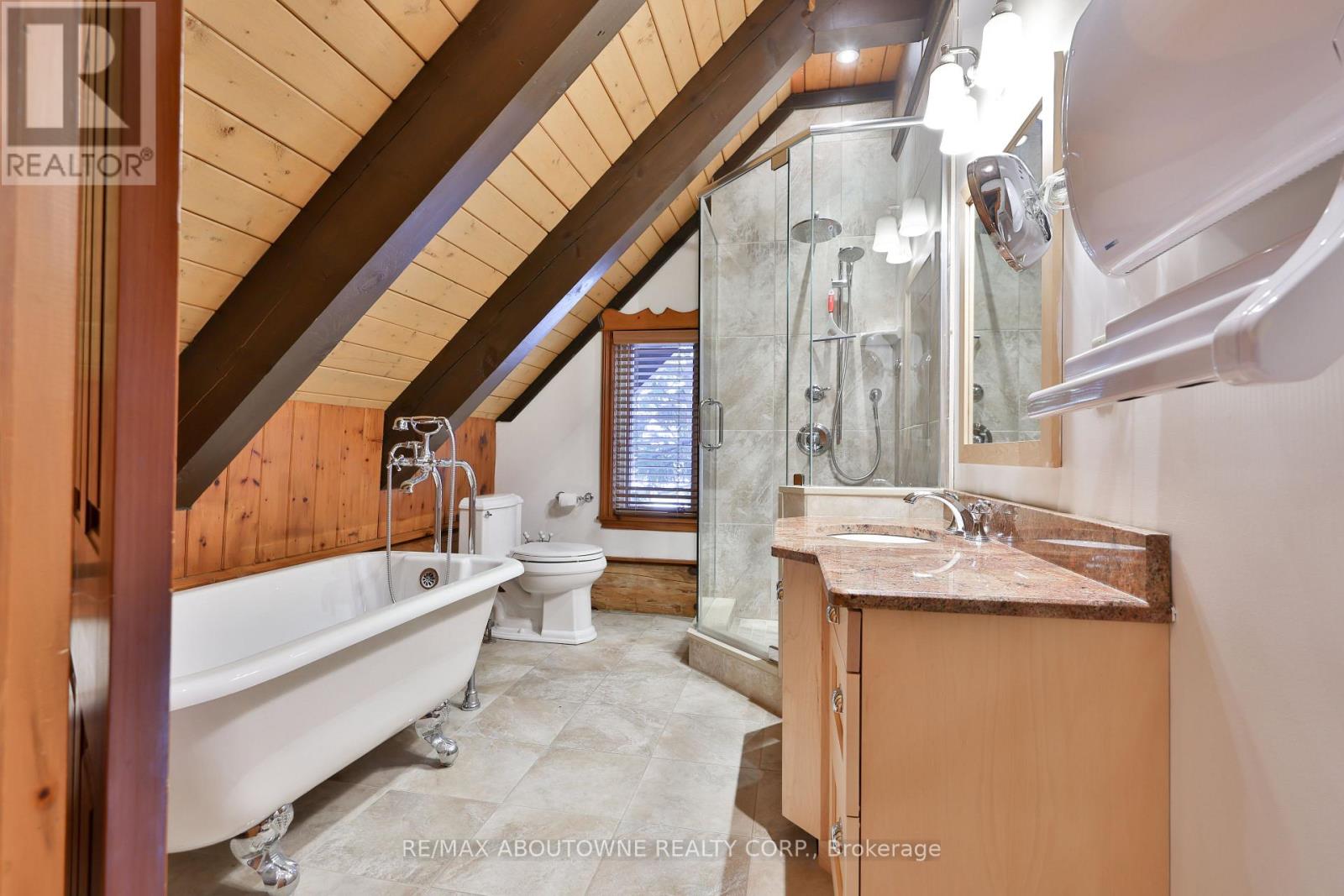 270 North Shore Boulevard E Property Photo 30
