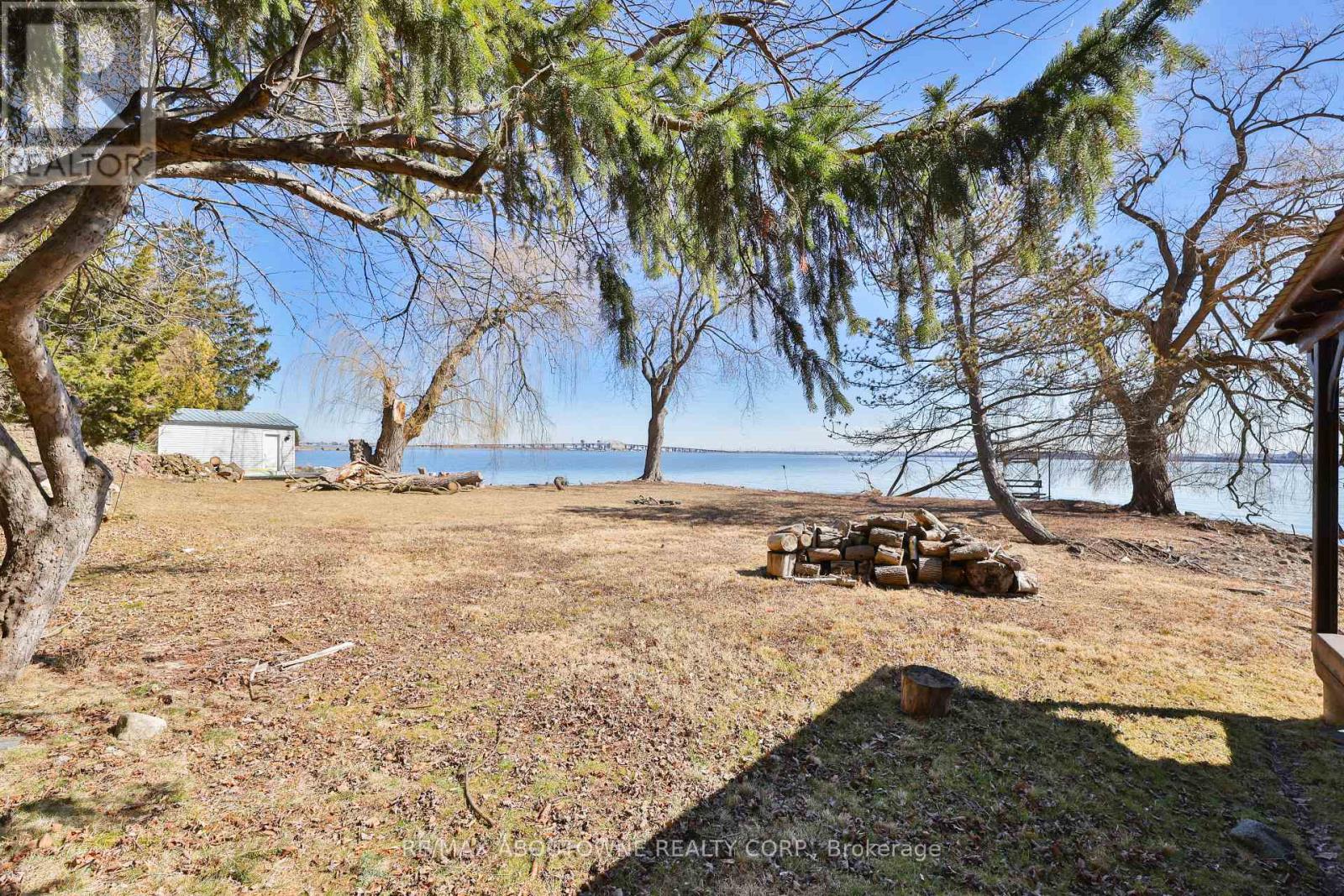 270 North Shore Boulevard E Property Photo 41
