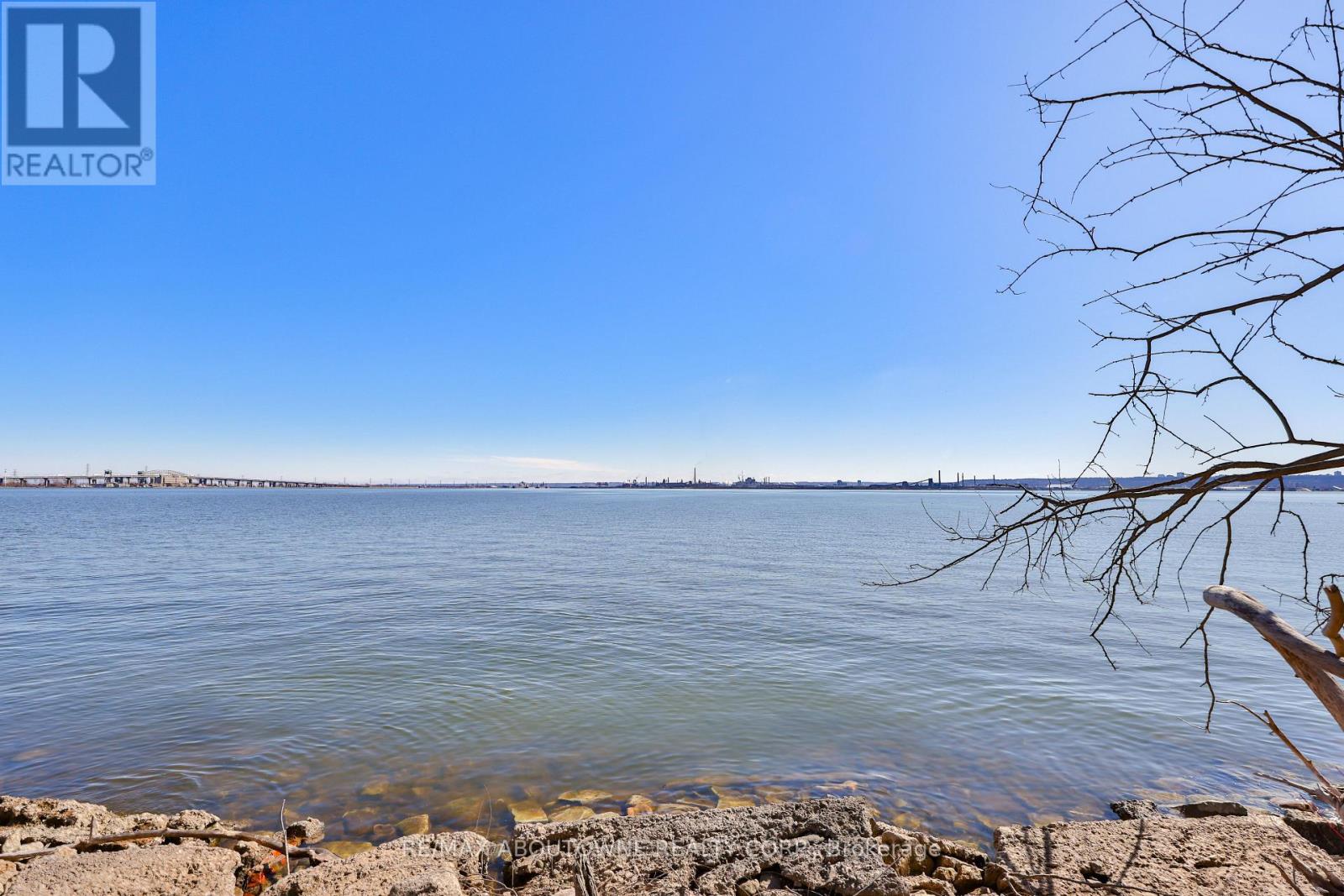 270 North Shore Boulevard E Property Photo 43