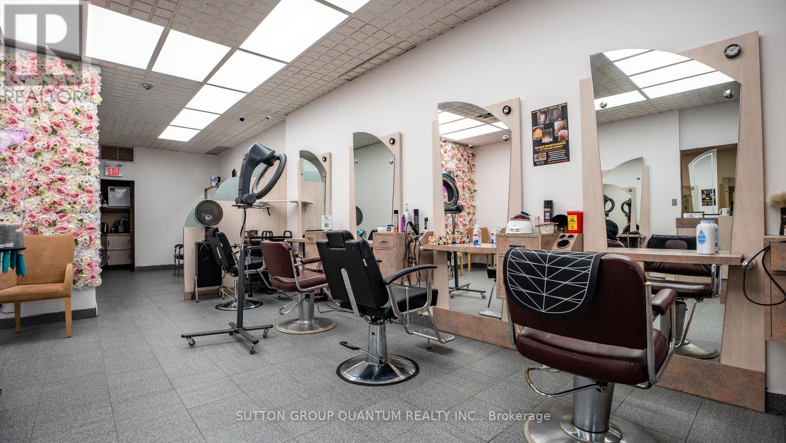6 - 5291 Lakeshore Road Property Photo 7