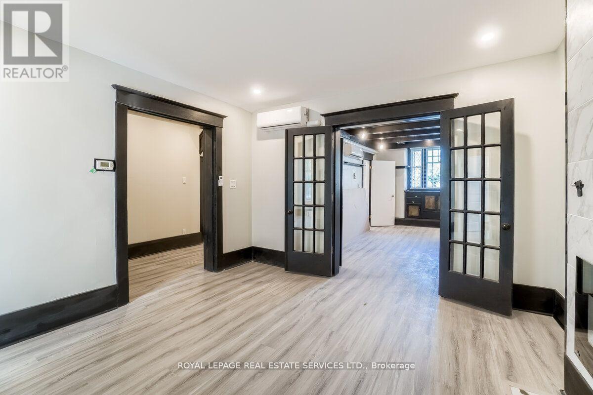 31 Tyndall Avenue Property Photo 5