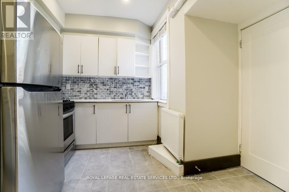31 Tyndall Avenue Property Photo 8