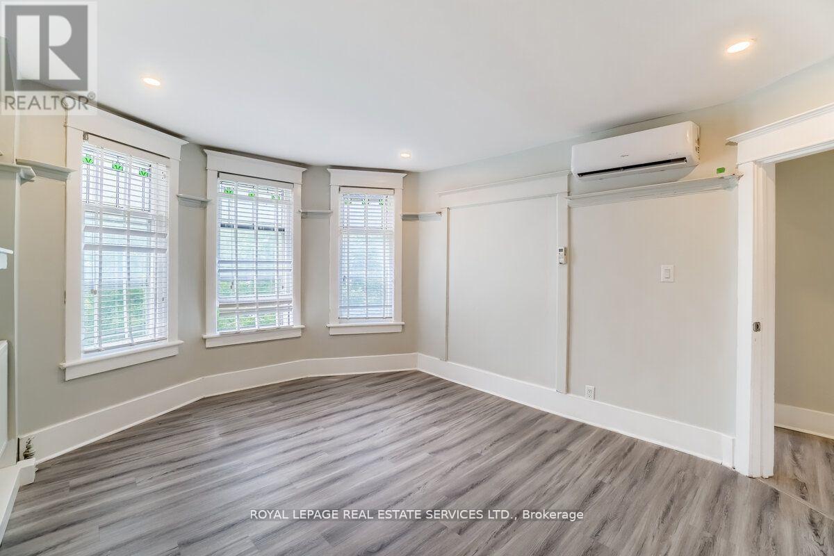 31 Tyndall Avenue Property Photo 20