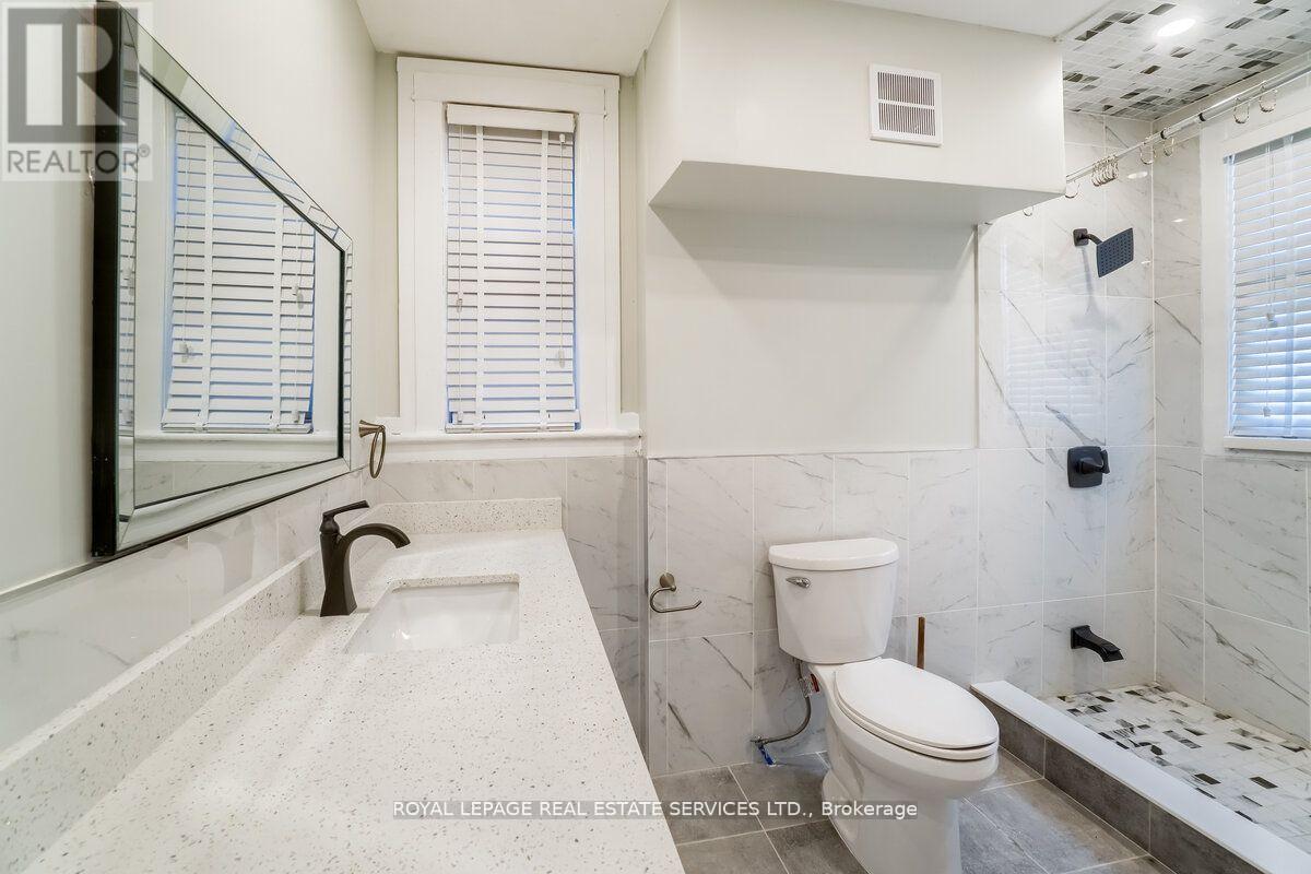 31 Tyndall Avenue Property Photo 23