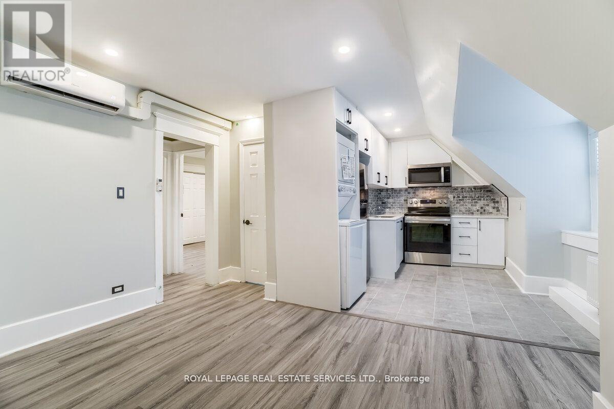 31 Tyndall Avenue Property Photo 25