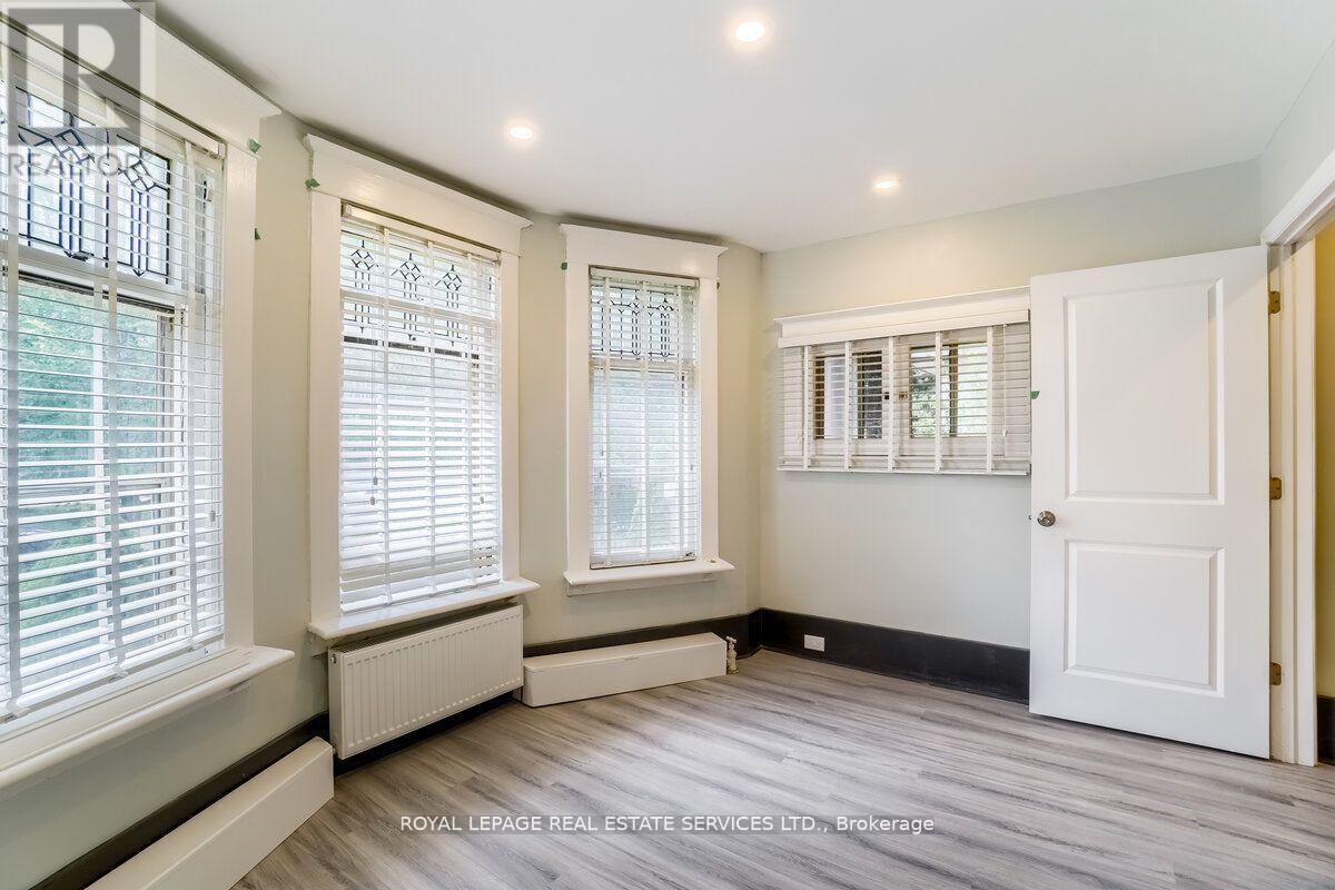 31 Tyndall Avenue Property Photo 11