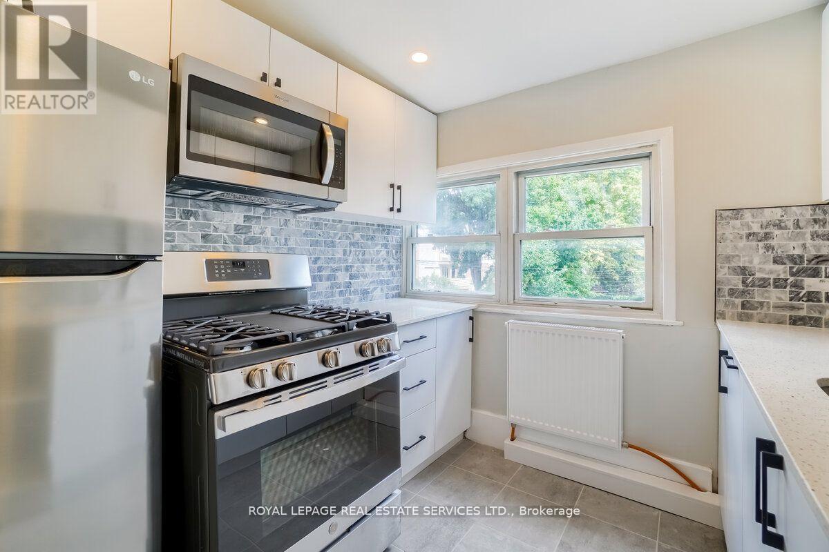 31 Tyndall Avenue Property Photo 17