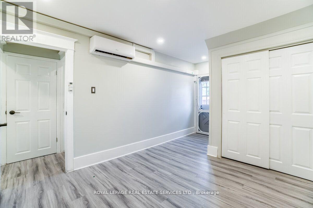 31 Tyndall Avenue Property Photo 29