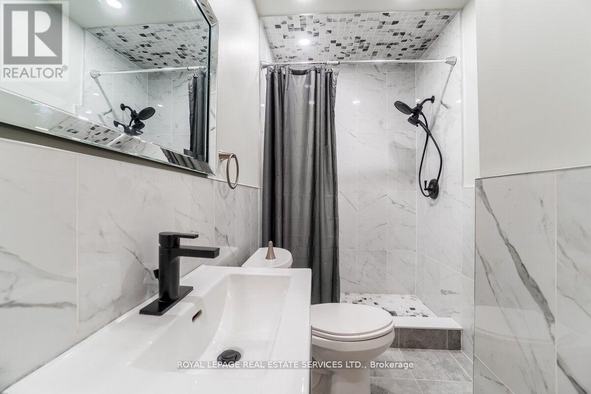 31 Tyndall Avenue Property Photo 33