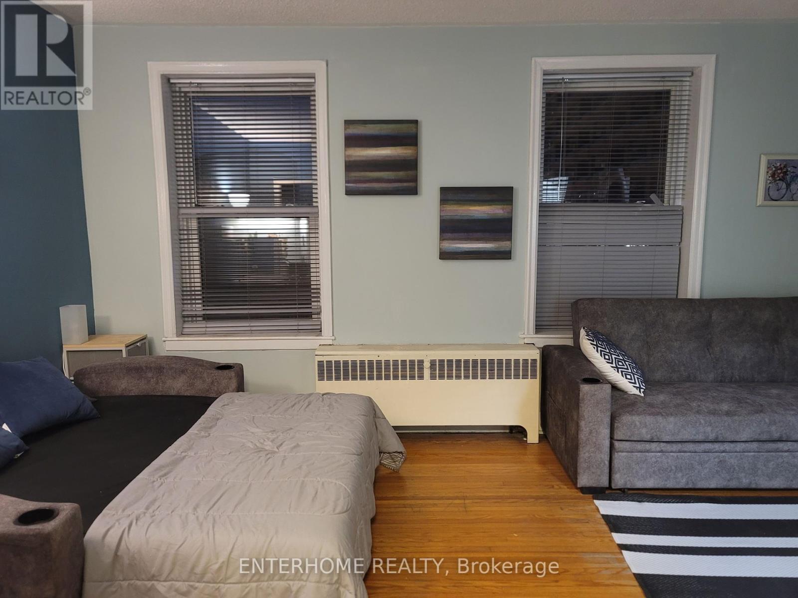 4 - 51 Queen Street E Property Photo 2