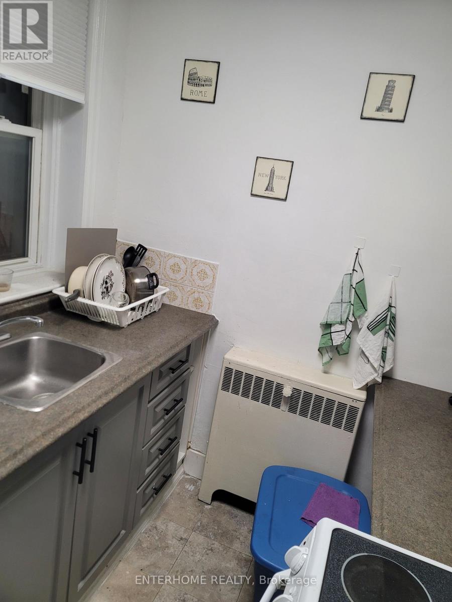 4 - 51 Queen Street E Property Photo 3