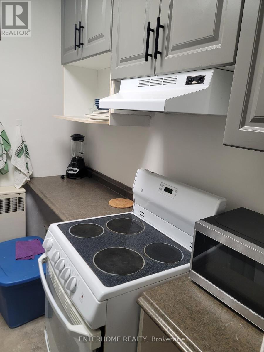 4 - 51 Queen Street E Property Photo 4