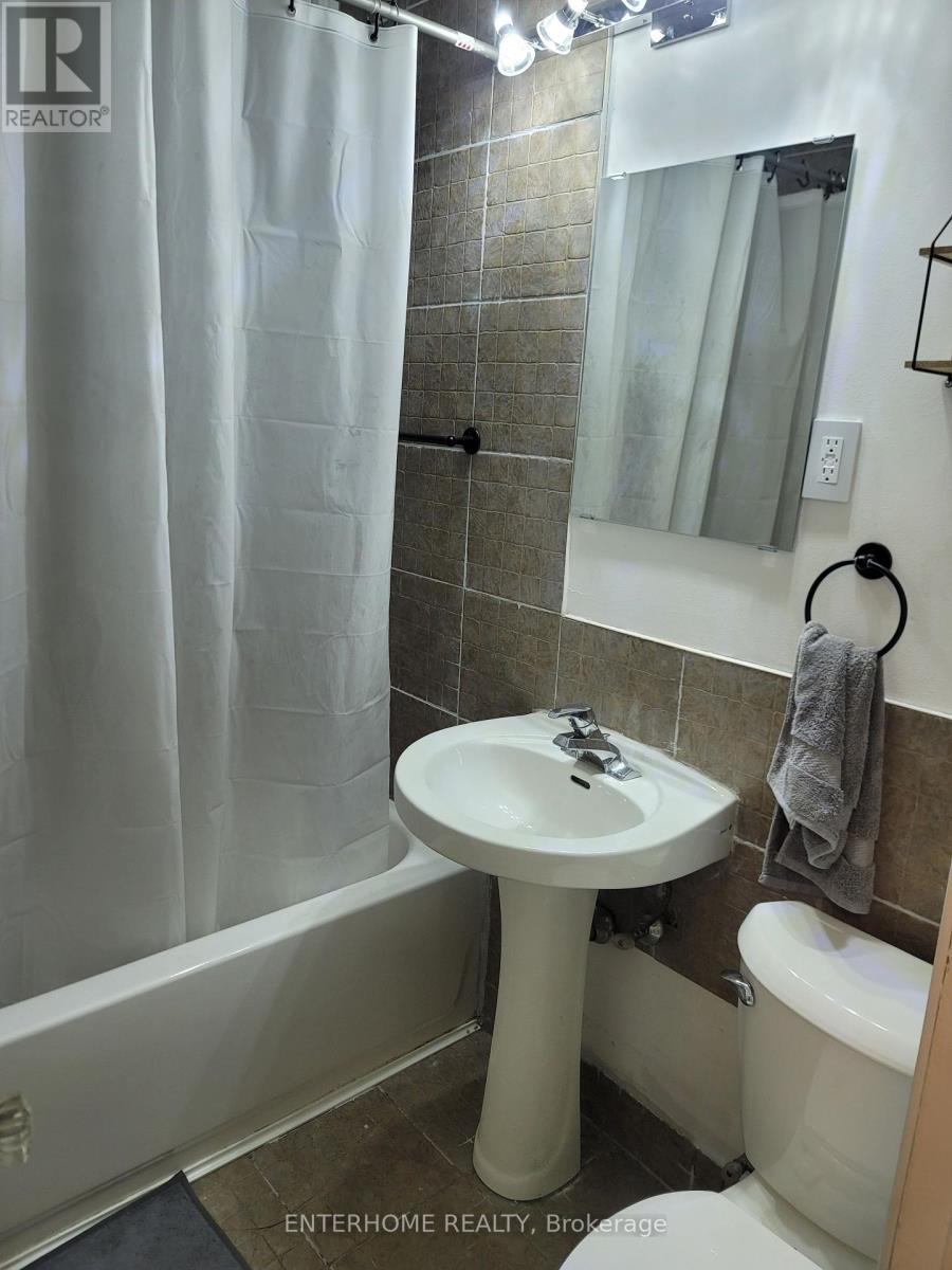 4 - 51 Queen Street E Property Photo 5