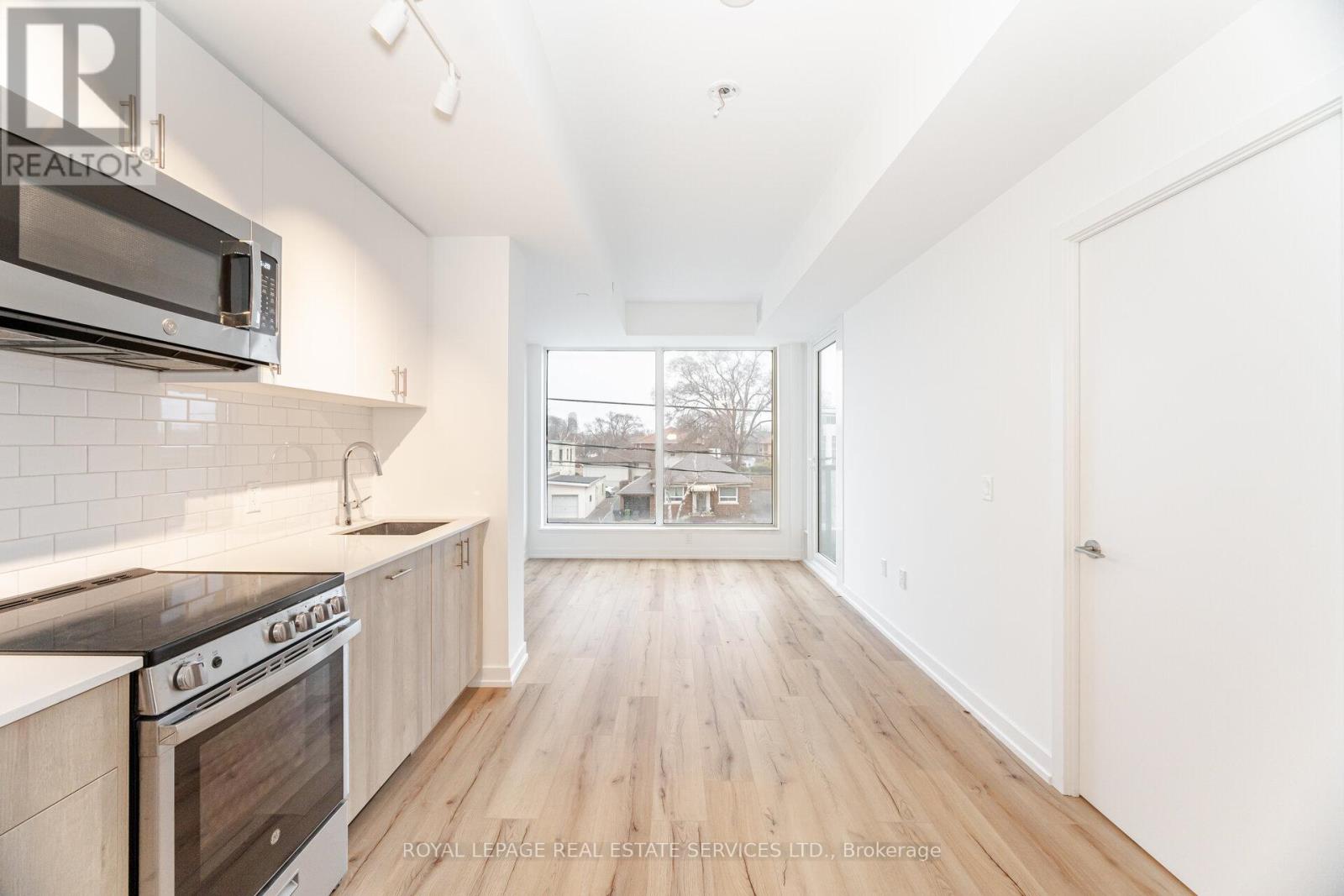 203 - 1195 The Queensway Avenue Property Photo 5