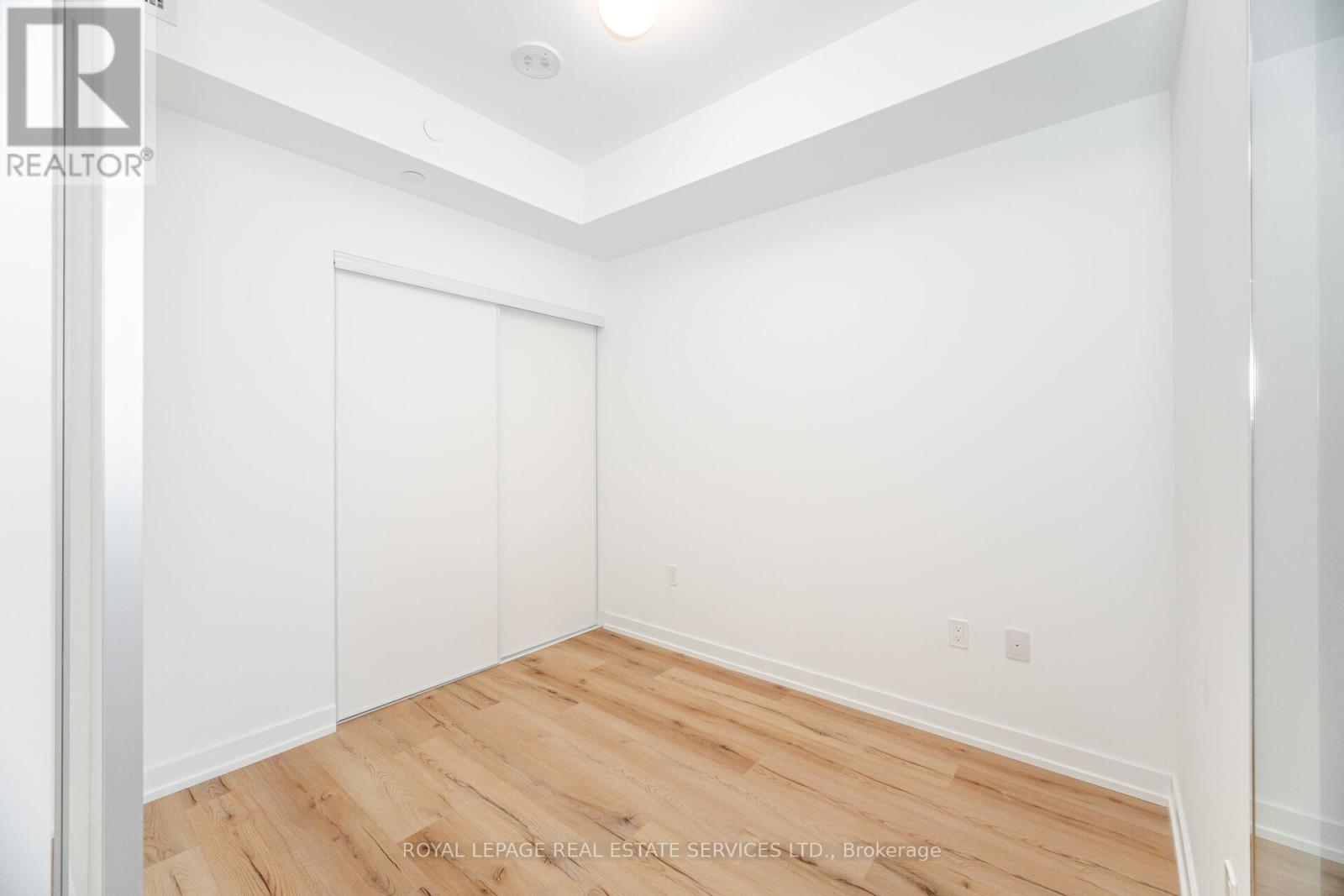 203 - 1195 The Queensway Avenue Property Photo 14