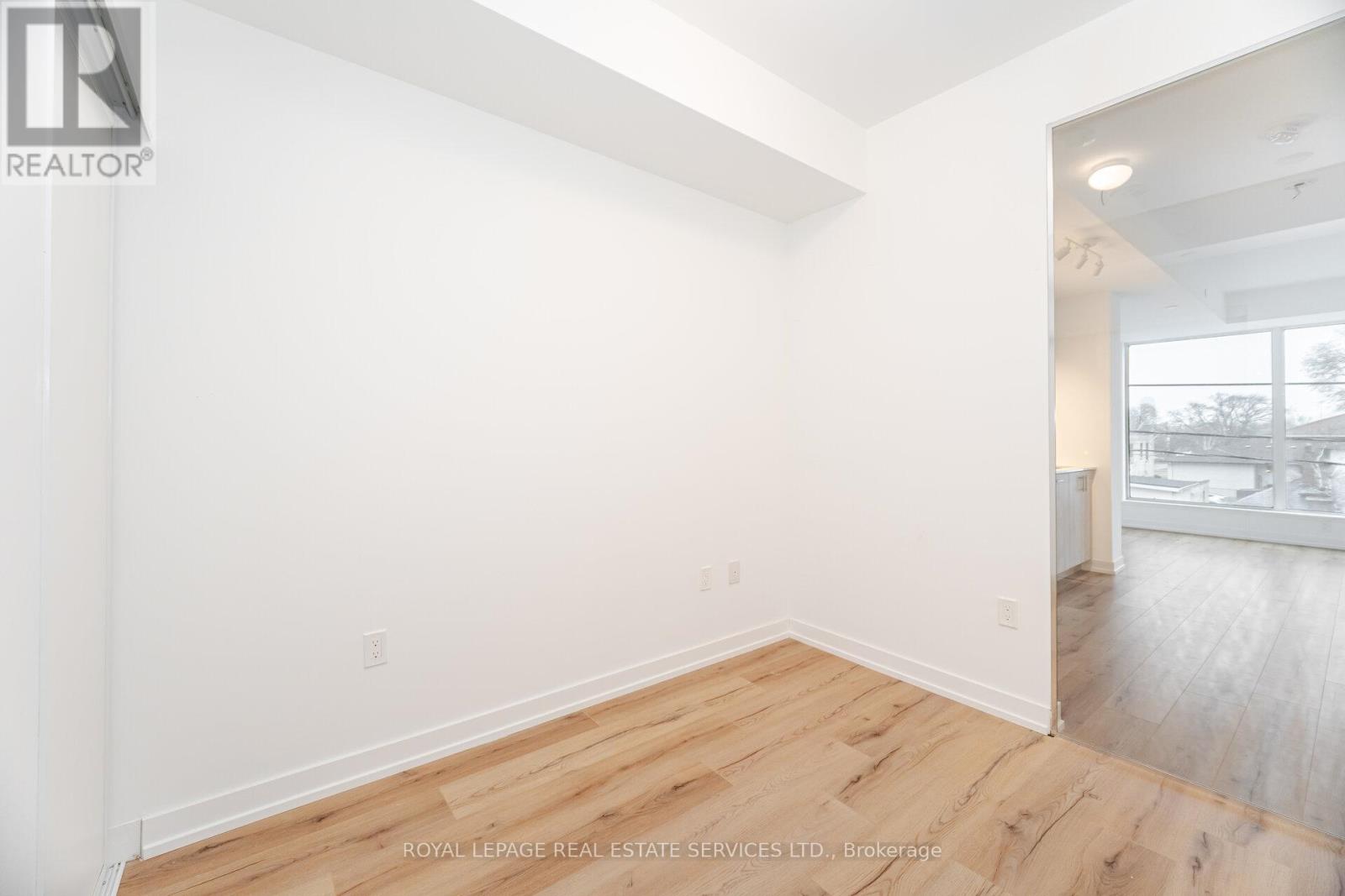 203 - 1195 The Queensway Avenue Property Photo 15