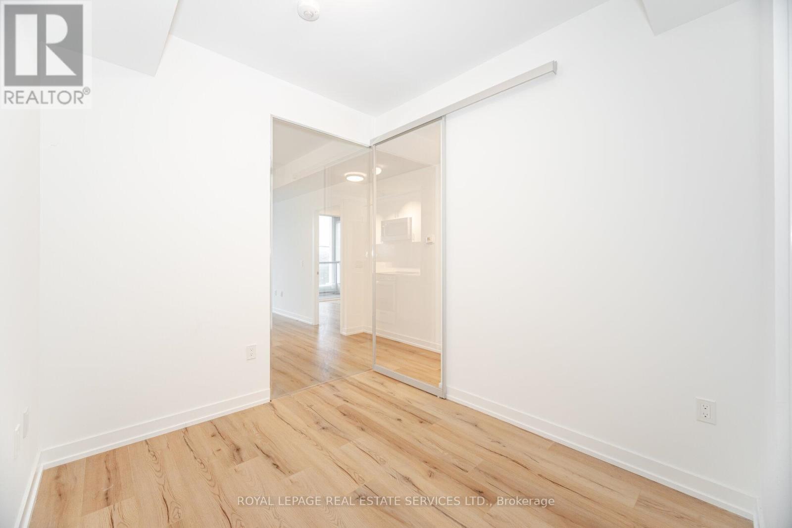 203 - 1195 The Queensway Avenue Property Photo 16