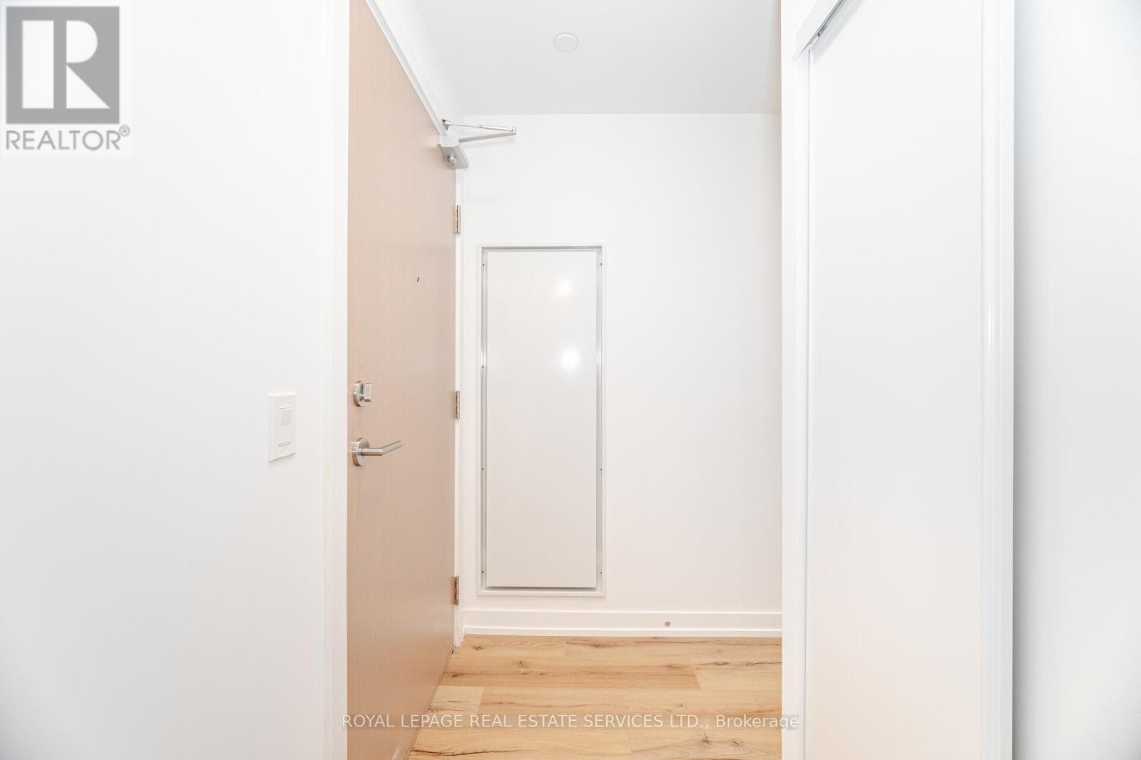203 - 1195 The Queensway Avenue Property Photo 21