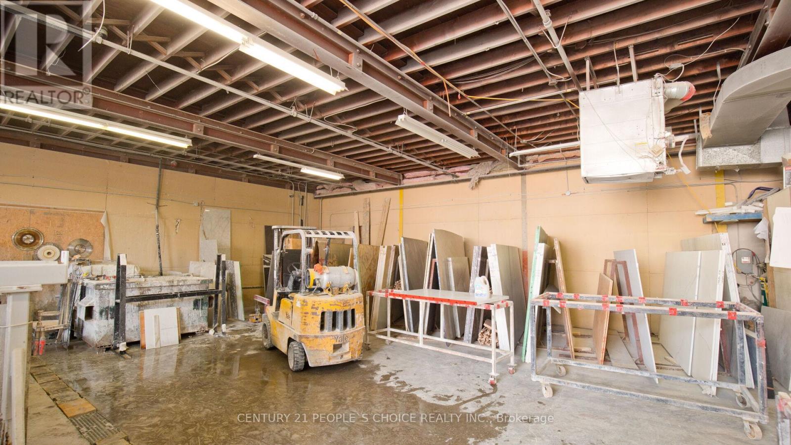 01 - 63 Torbarrie Road Property Photo 31