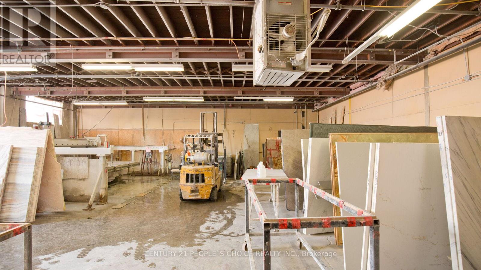 01 - 63 Torbarrie Road Property Photo 34