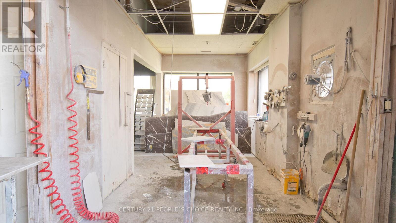 01 - 63 Torbarrie Road Property Photo 38