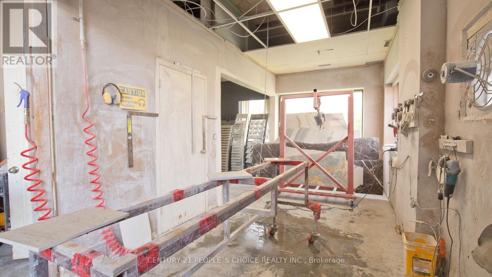 01 - 63 Torbarrie Road Property Photo 39