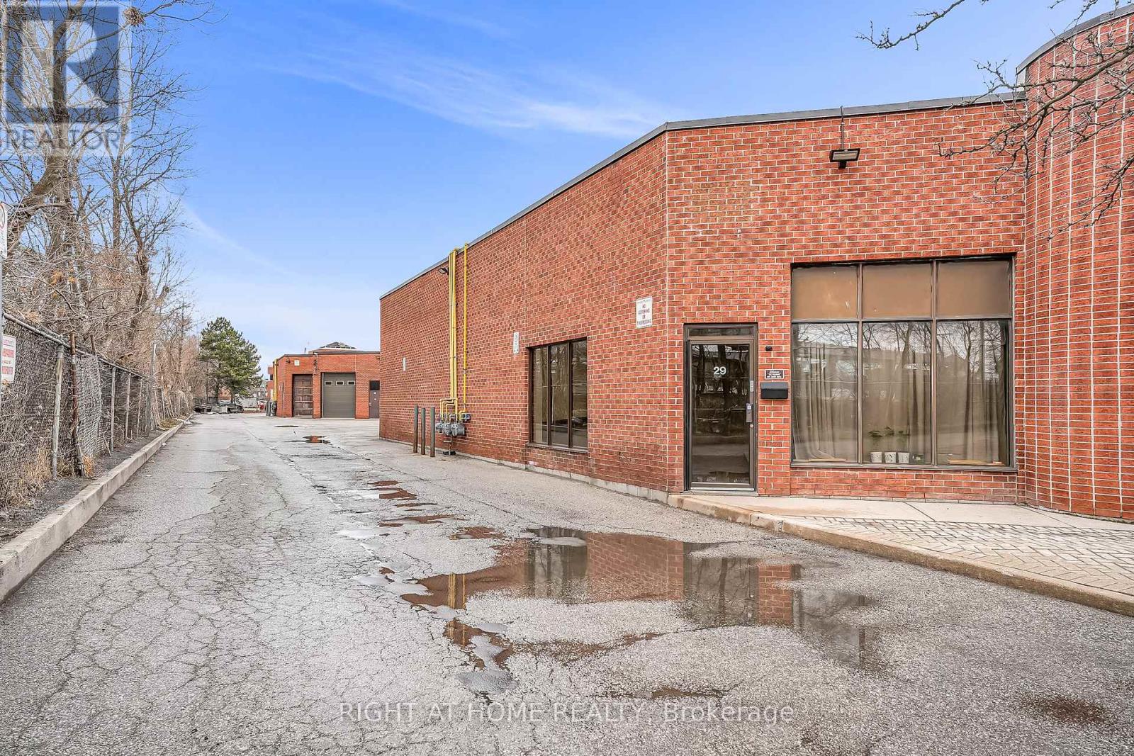 29 - 2011 Lawrence Avenue W Property Photo 1