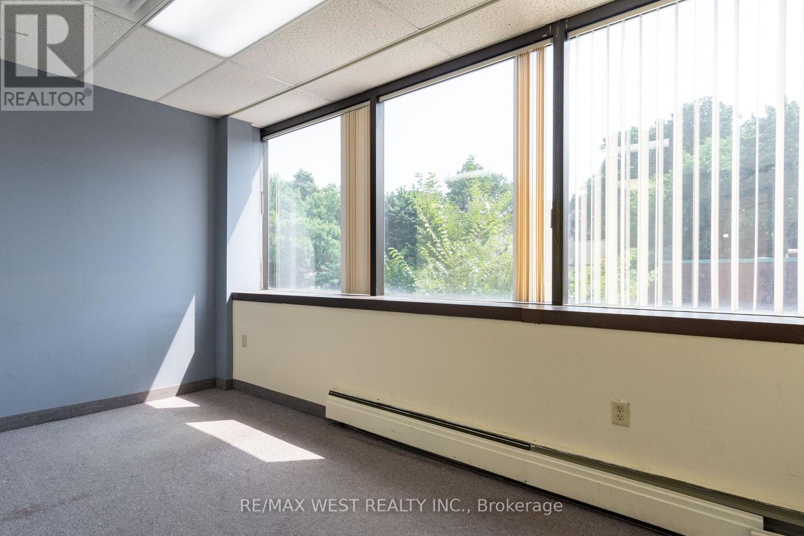 2nd Flr - 1678 Bloor Street W Property Photo 6