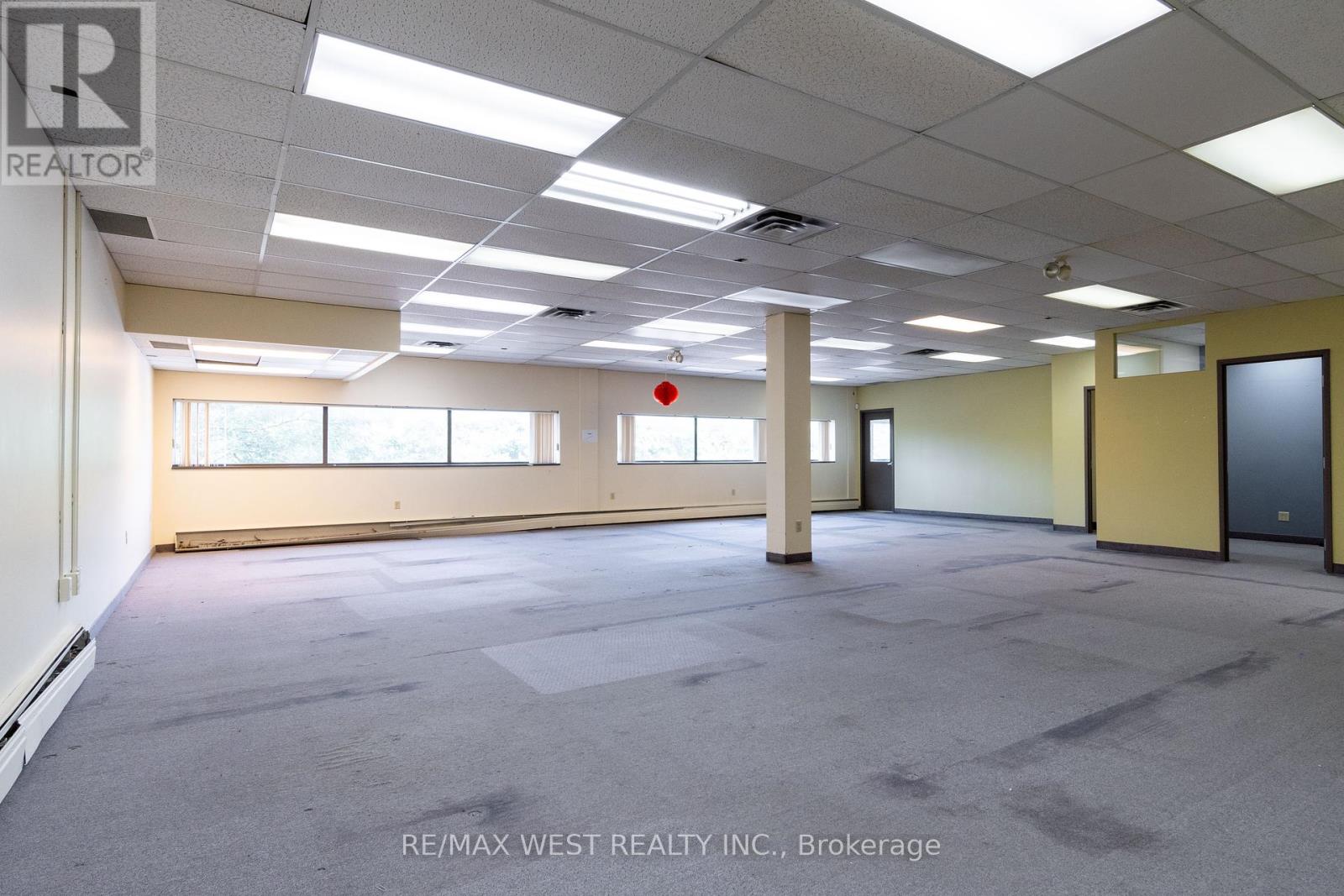 2nd Flr - 1678 Bloor Street W Property Photo 8