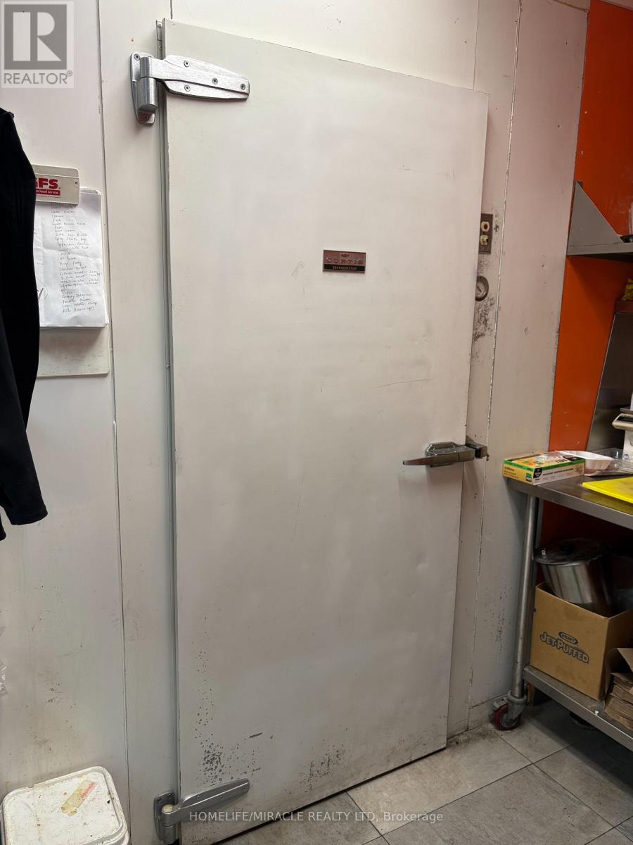 148 Queen Street E Property Photo 12