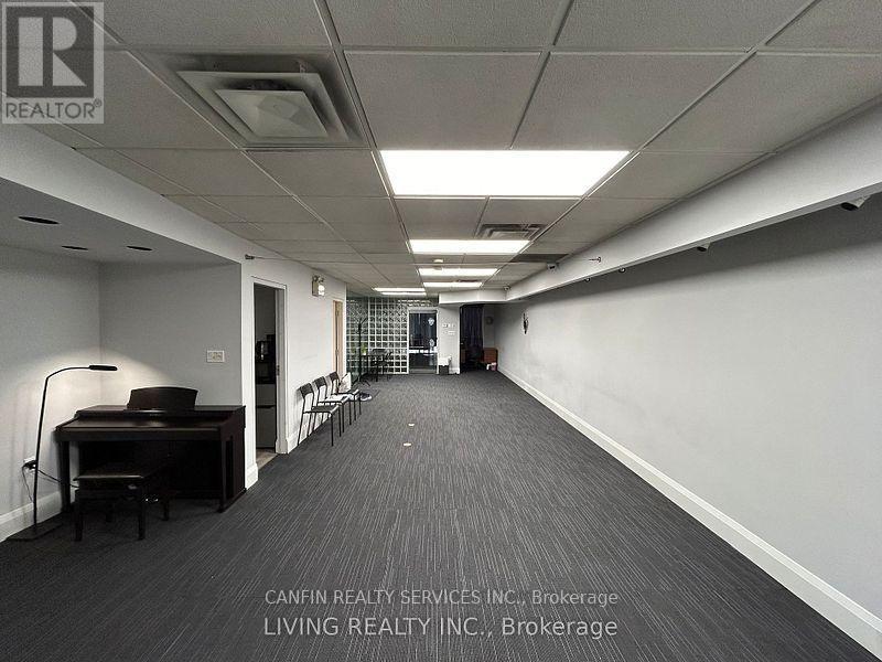 3039 Hurontario Street Property Photo 4