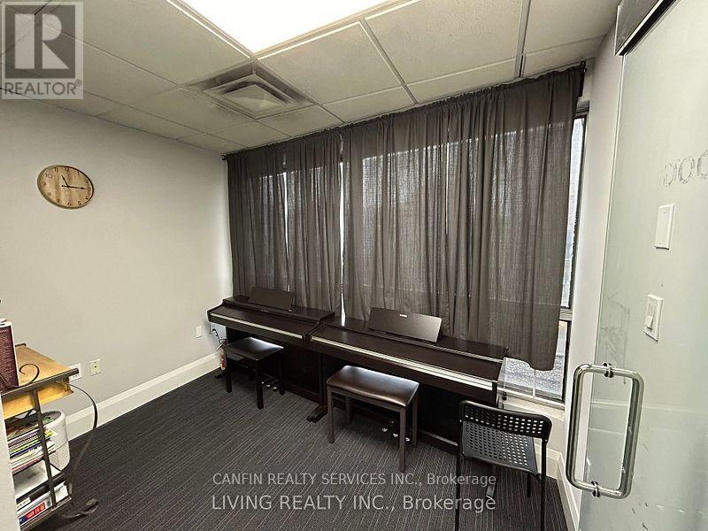 3039 Hurontario Street Property Photo 5