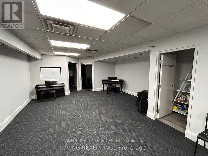 3039 Hurontario Street Property Photo 6