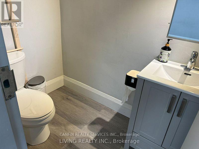 3039 Hurontario Street Property Photo 7
