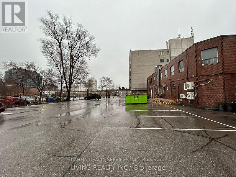 3039 Hurontario Street Property Photo 10