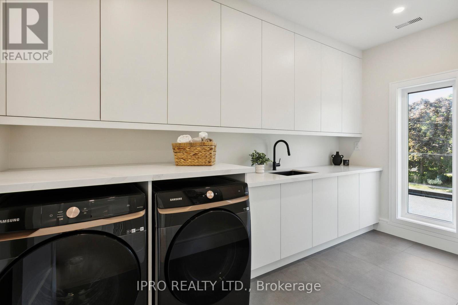 2082 Bridge Road Property Photo 27