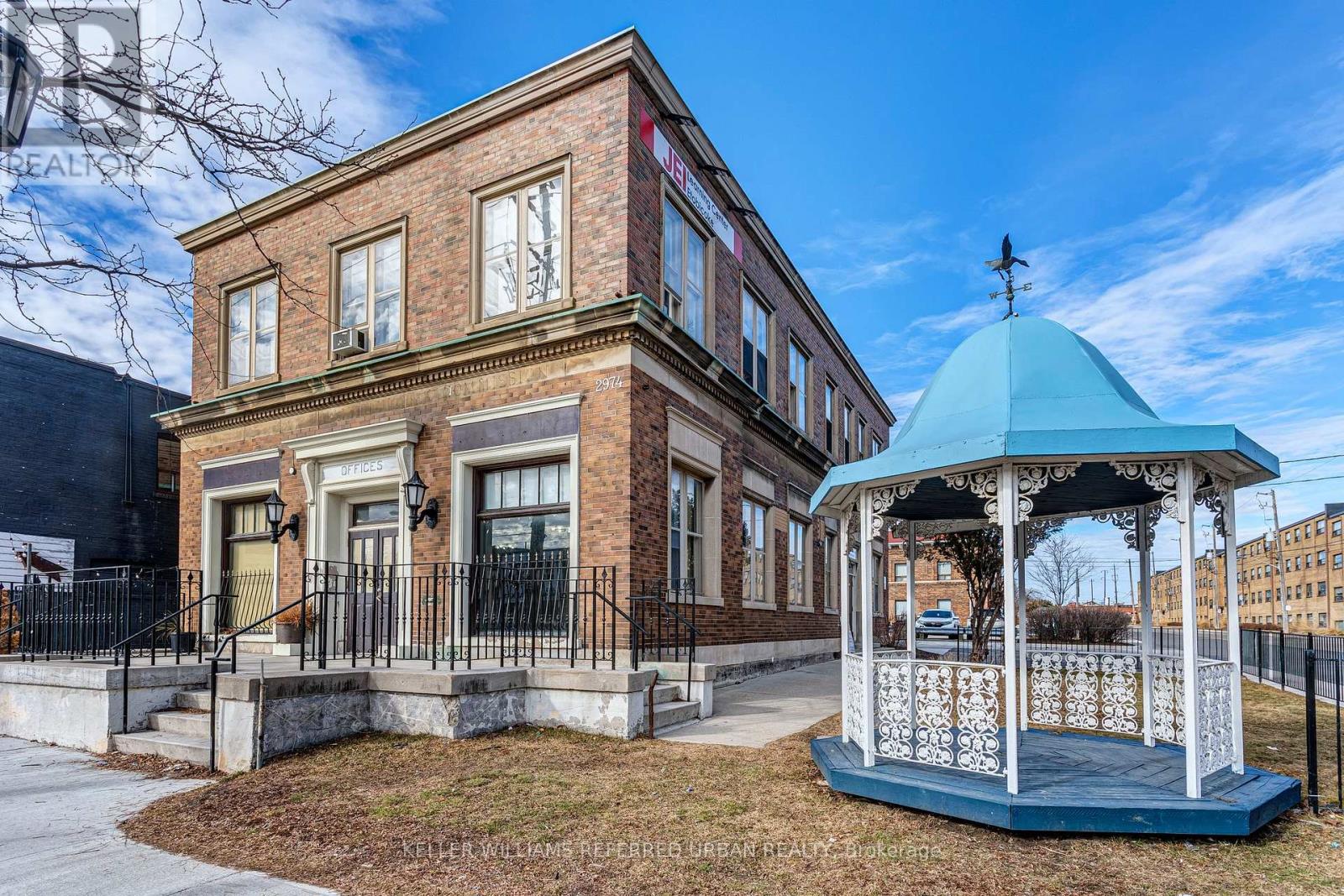 Ground - 2974 Lake Shore Boulevard W Property Photo 1