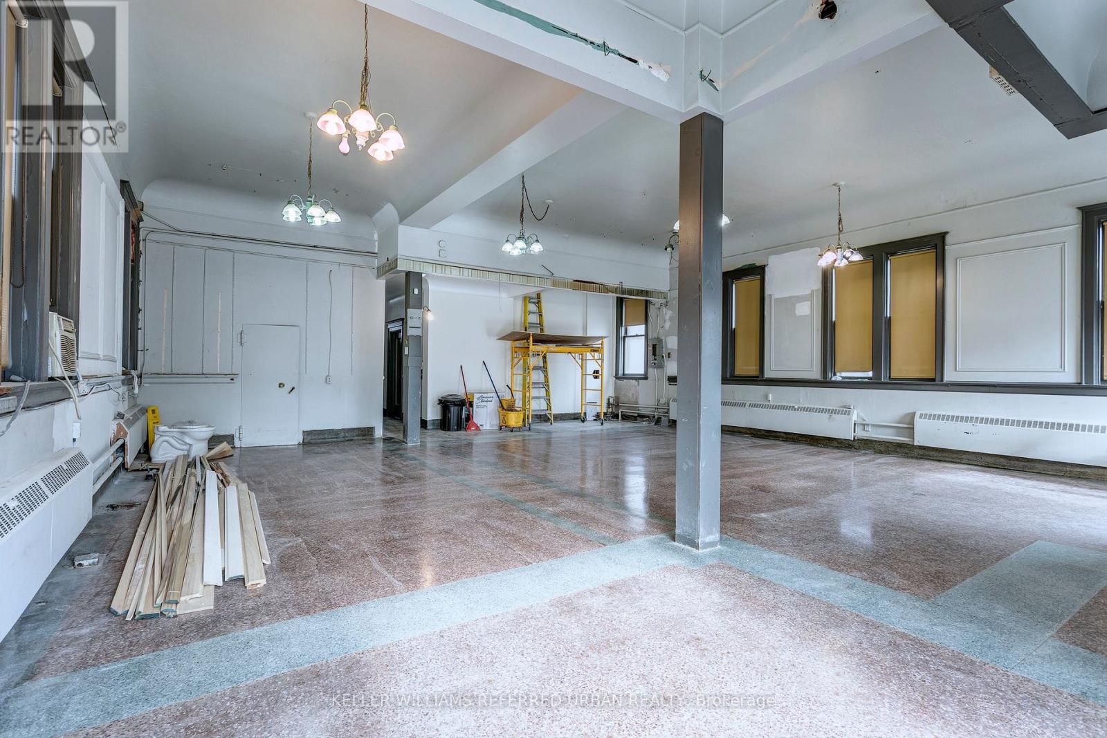 Ground - 2974 Lake Shore Boulevard W Property Photo 9