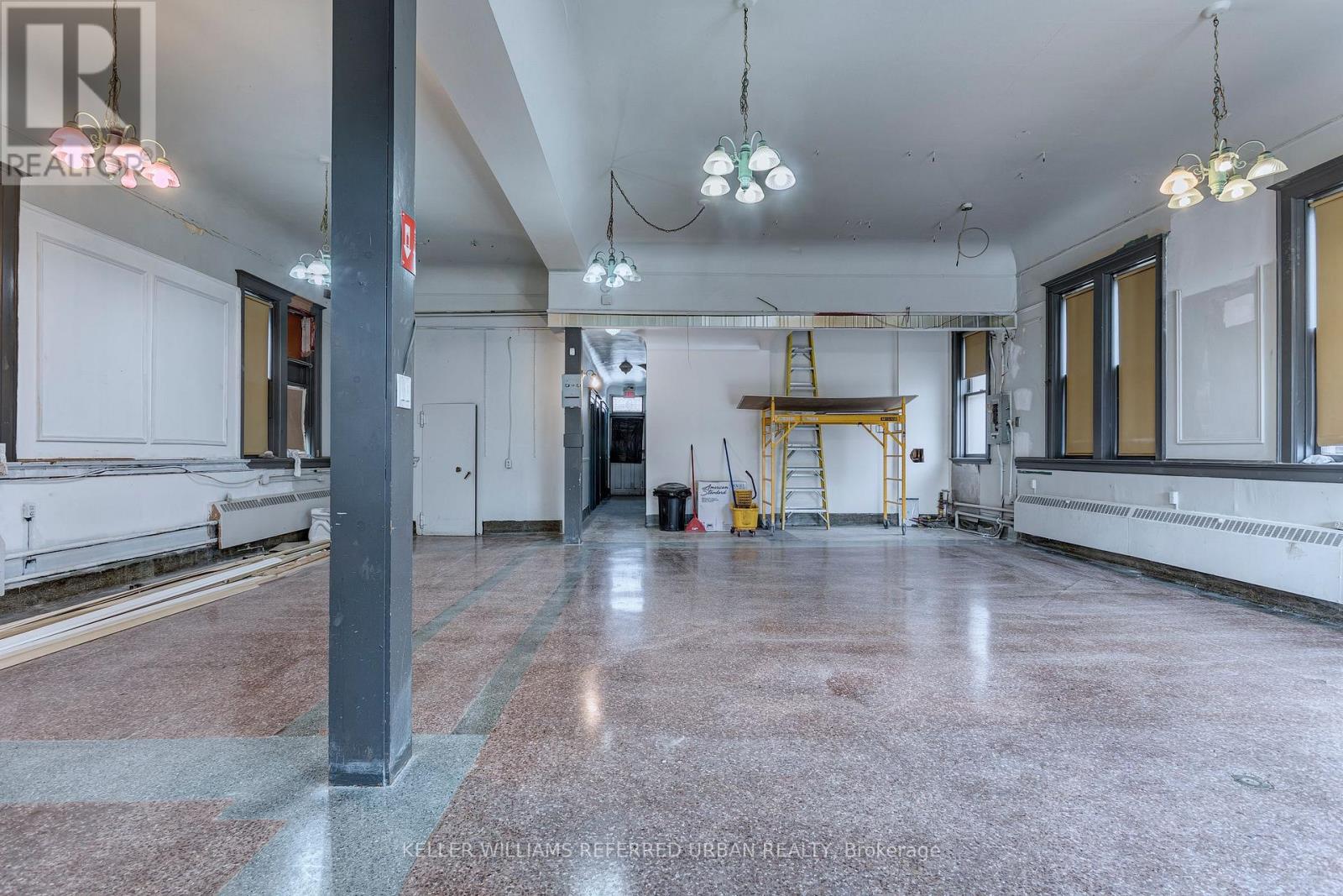 Ground - 2974 Lake Shore Boulevard W Property Photo 10