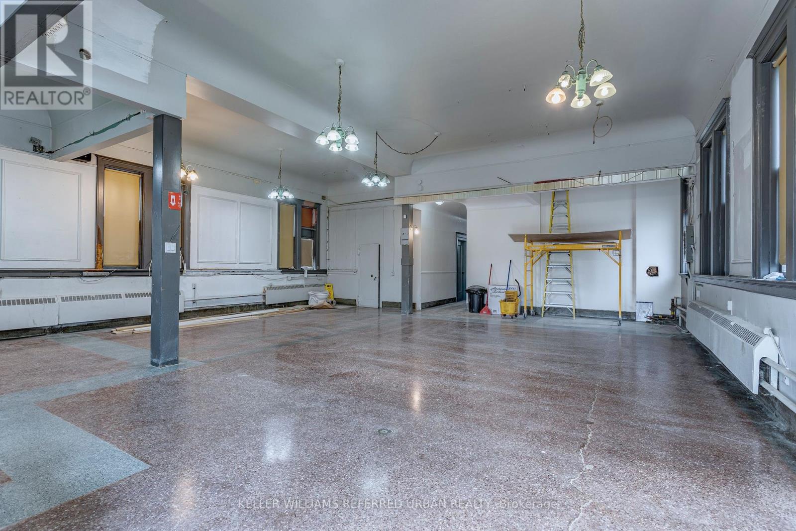 Ground - 2974 Lake Shore Boulevard W Property Photo 11