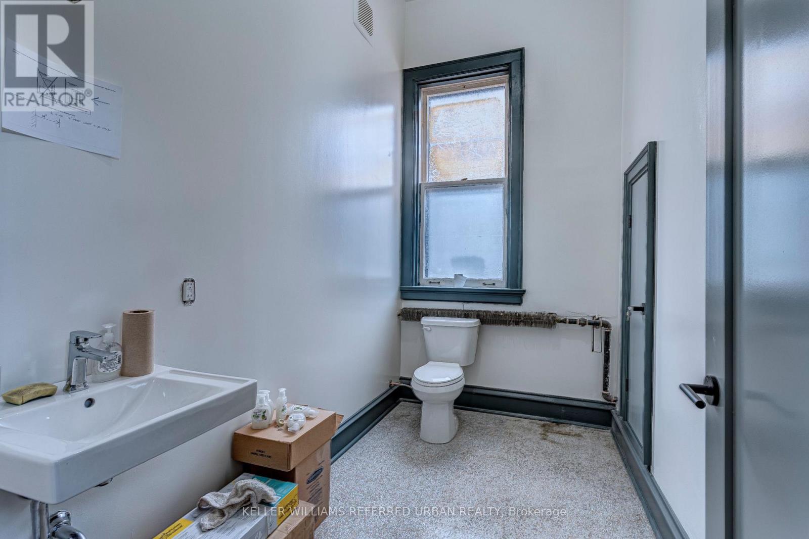 Ground - 2974 Lake Shore Boulevard W Property Photo 15