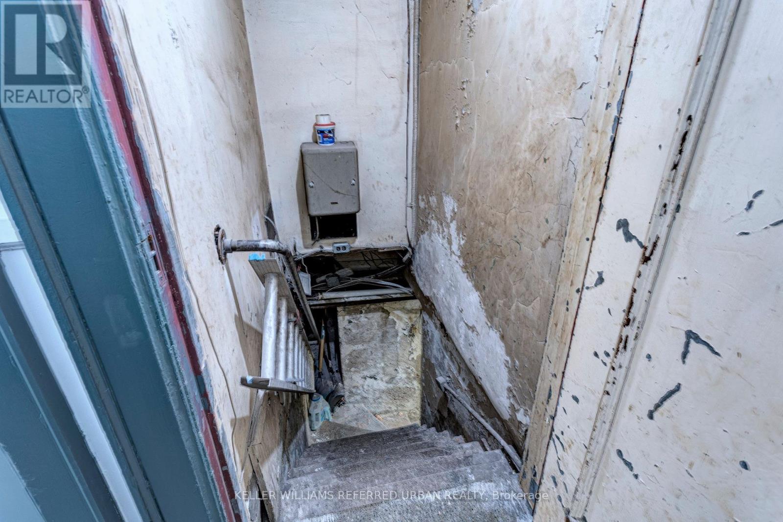 Ground - 2974 Lake Shore Boulevard W Property Photo 17