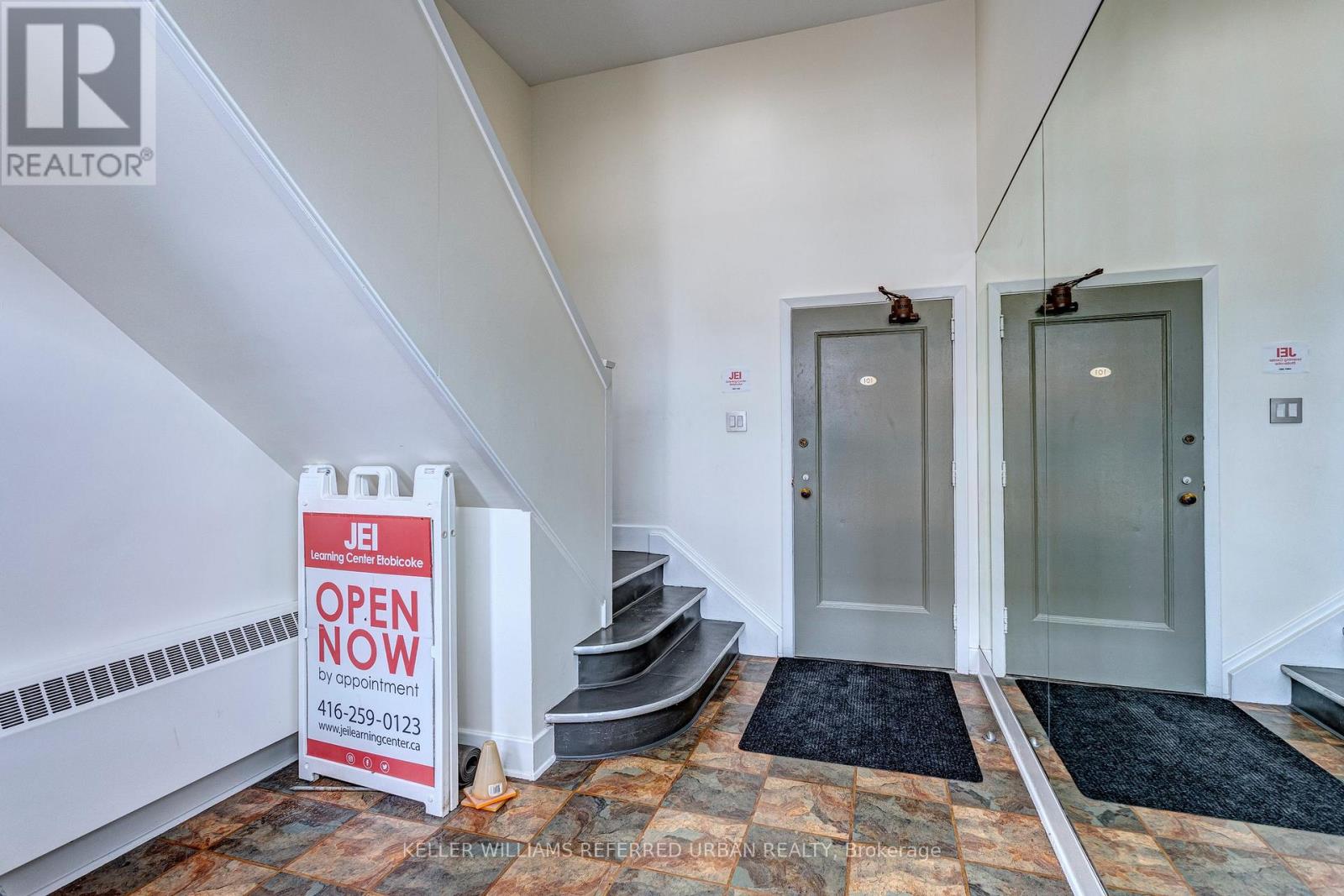 Ground - 2974 Lake Shore Boulevard W Property Photo 19