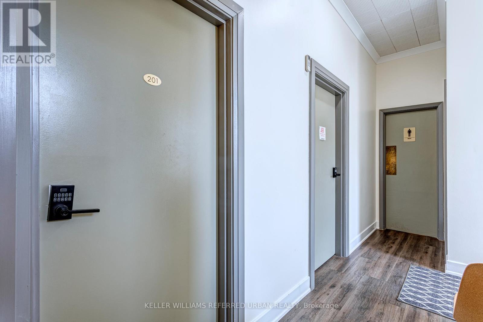 Ground - 2974 Lake Shore Boulevard W Property Photo 20