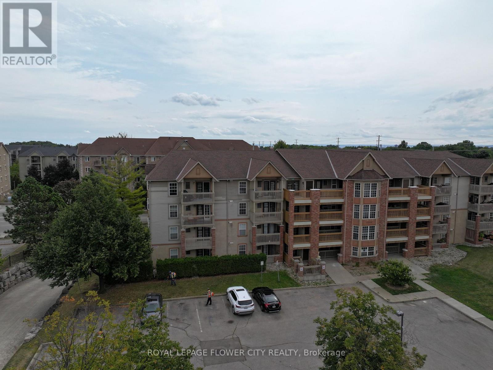 412 - 4005 Kilmer Drive Property Photo 1