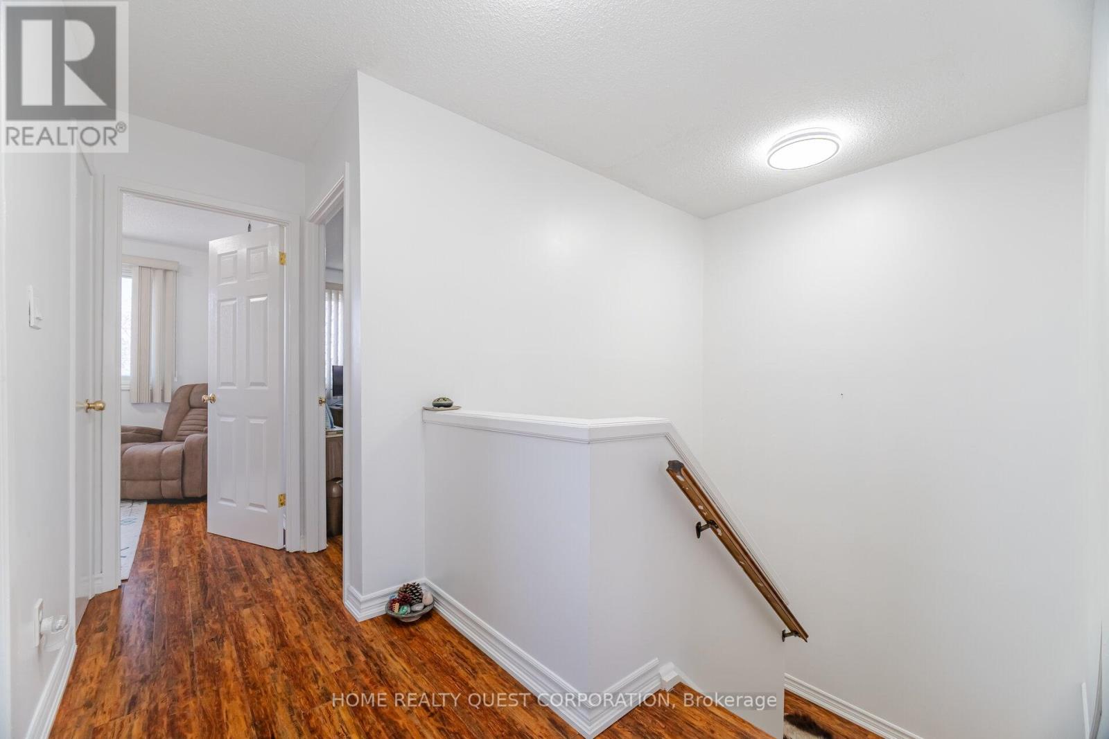 5 - 120 Falconer Drive Property Photo 17