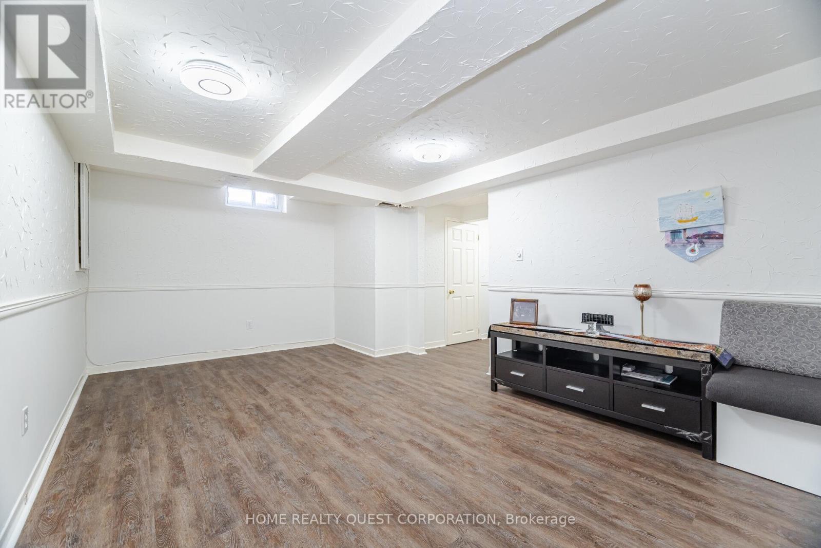 5 - 120 Falconer Drive Property Photo 31