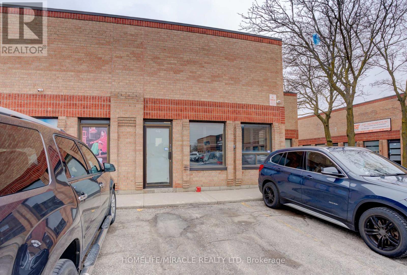 45 - 173 ADVANCE BOULEVARD