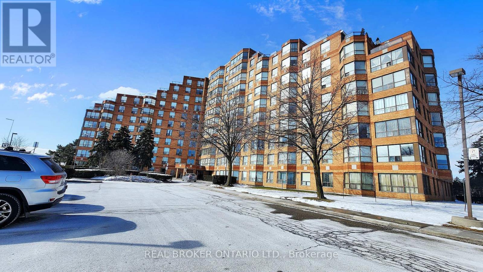 611 - 6 Humberline Drive Property Photo 1