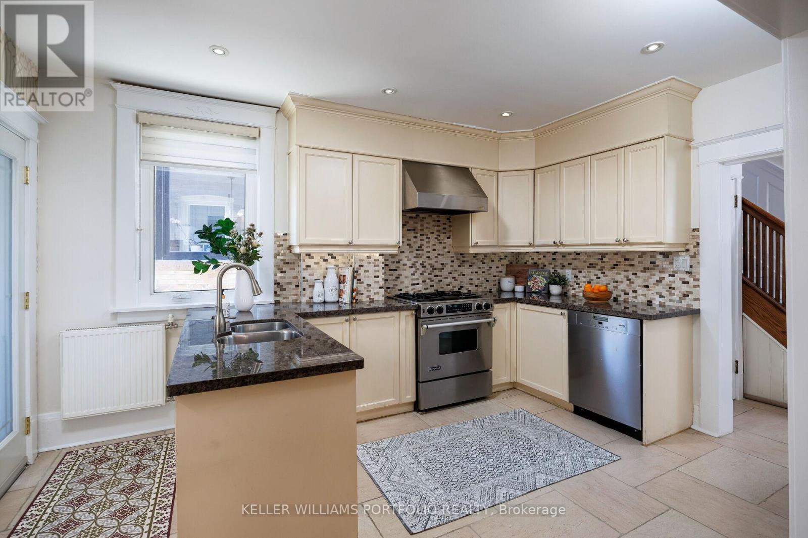 296 Wright Avenue Property Photo 12